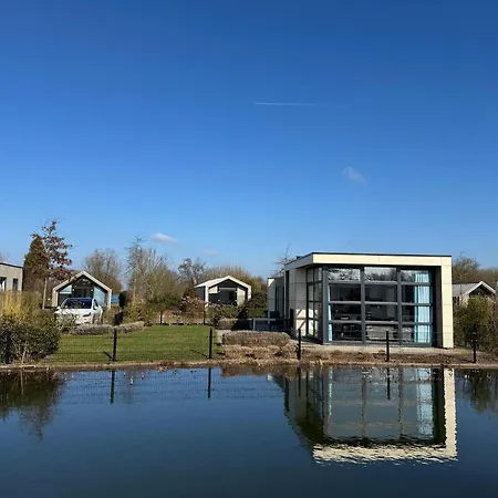 Marina Strandbad Ijssel Oase Mit Zaun Haus Nr 77