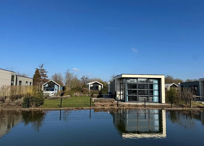 Marina Strandbad Ijssel Oase Mit Zaun Haus Nr 77